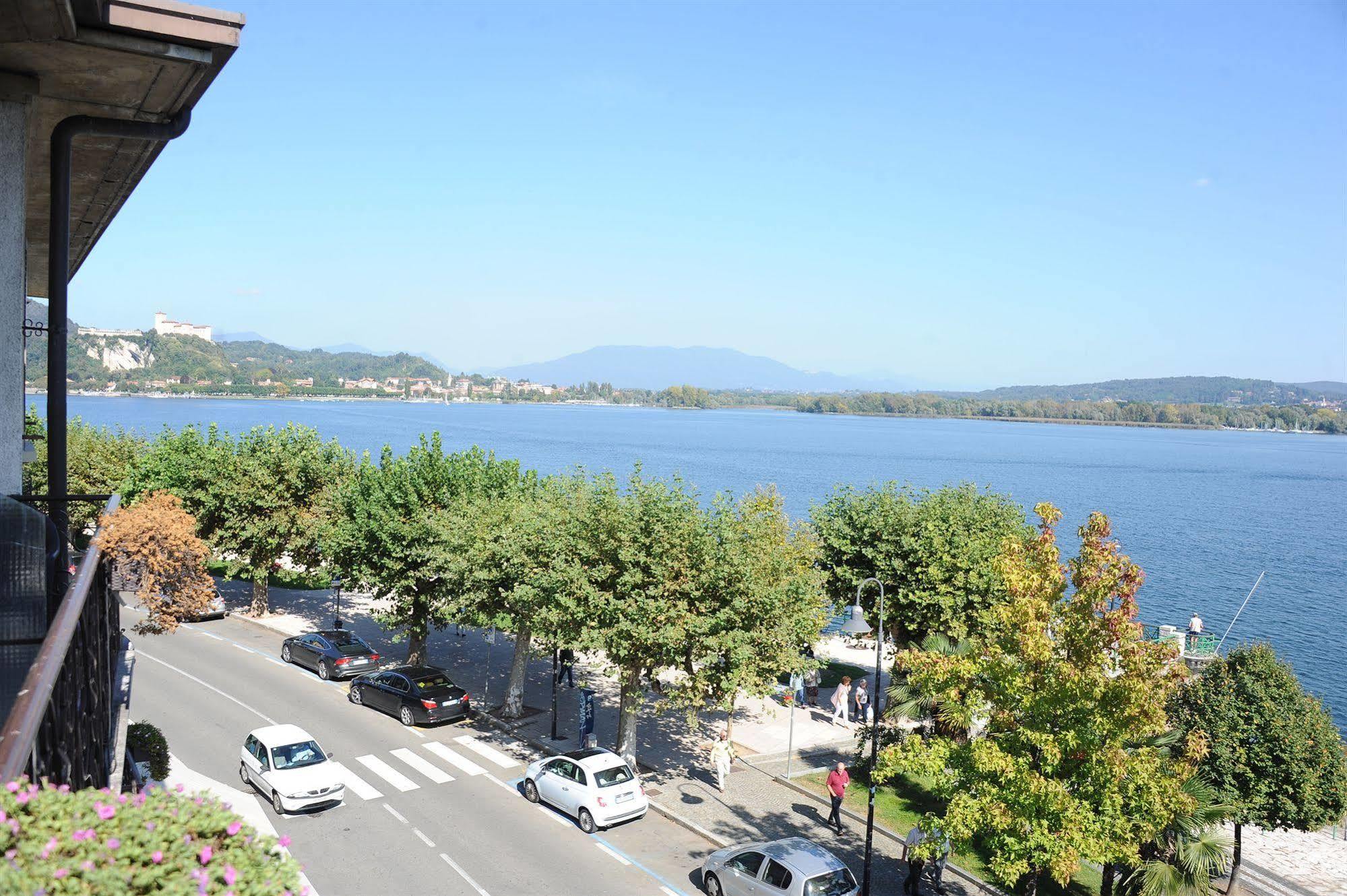 Hotel Giardino Arona Exterior foto