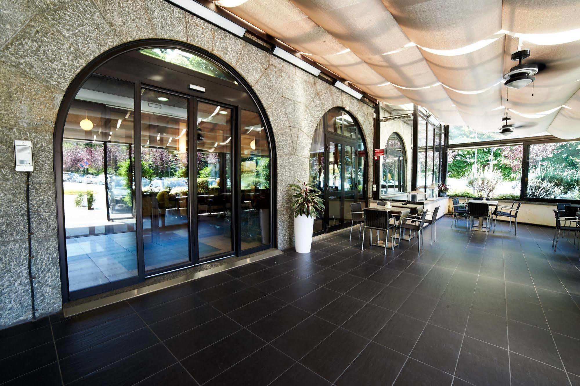 Hotel Giardino Arona Exterior foto